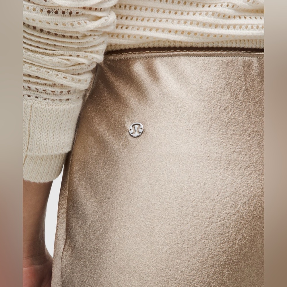 Lululemon Satin Midi Skirt Champagne Gold Size M NWT $118 - Picture 4 of 8